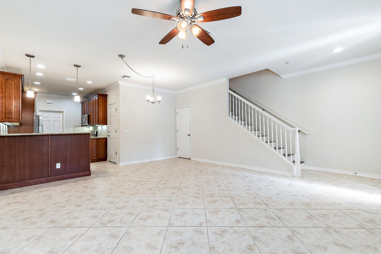 1205 Dakota Dr