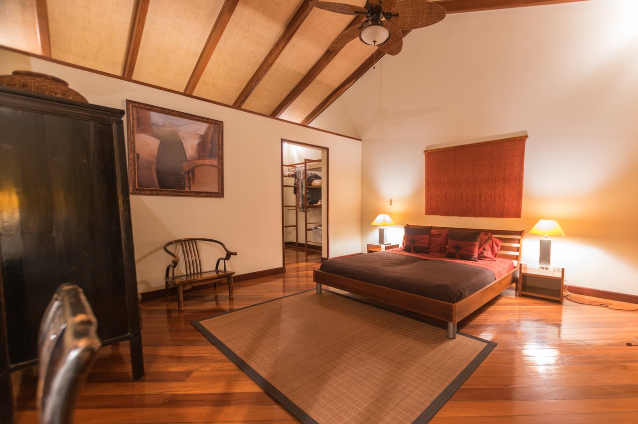 Luxuary Multi-Family Mansion