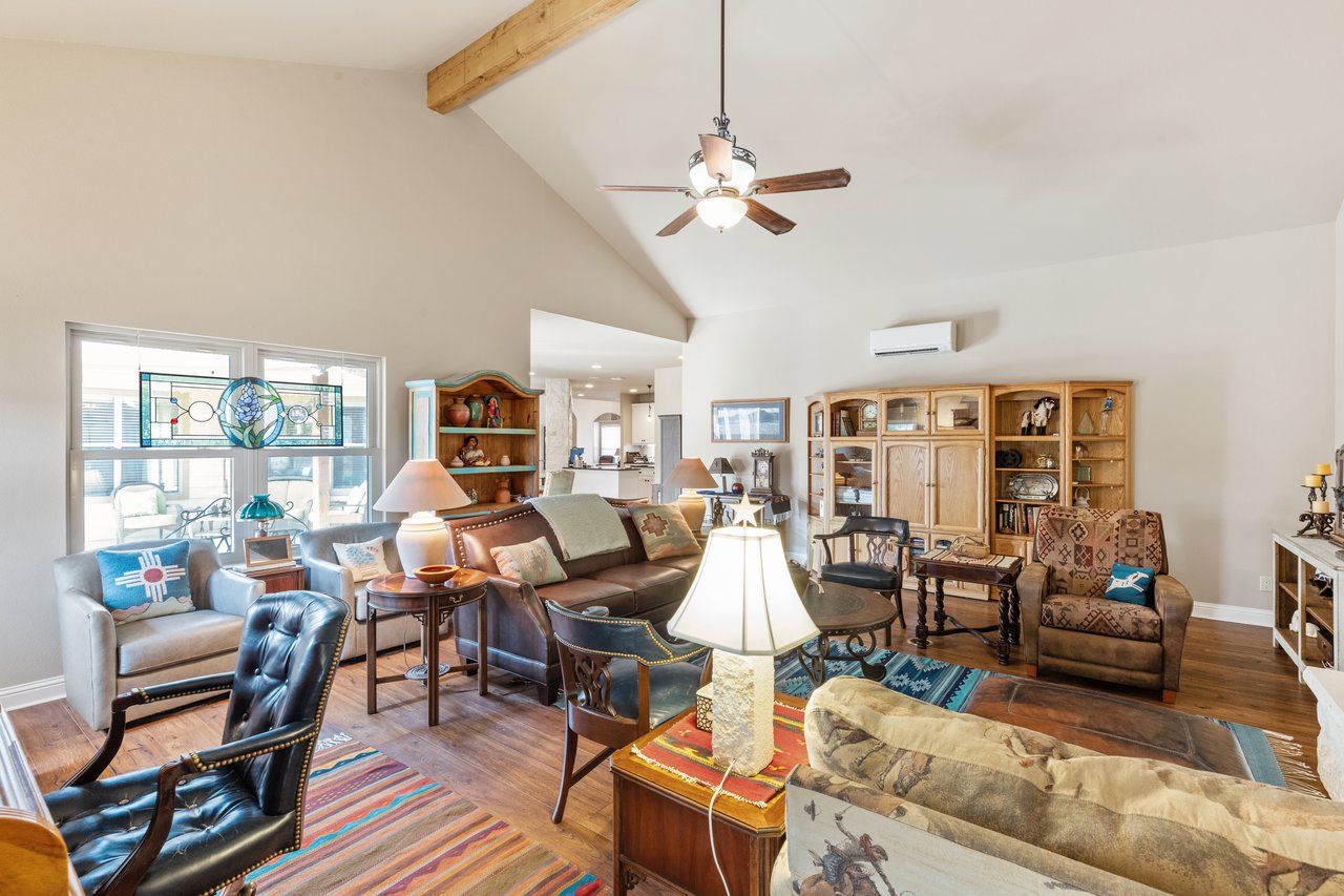 156 Northview Ln, Fredericksburg, TX