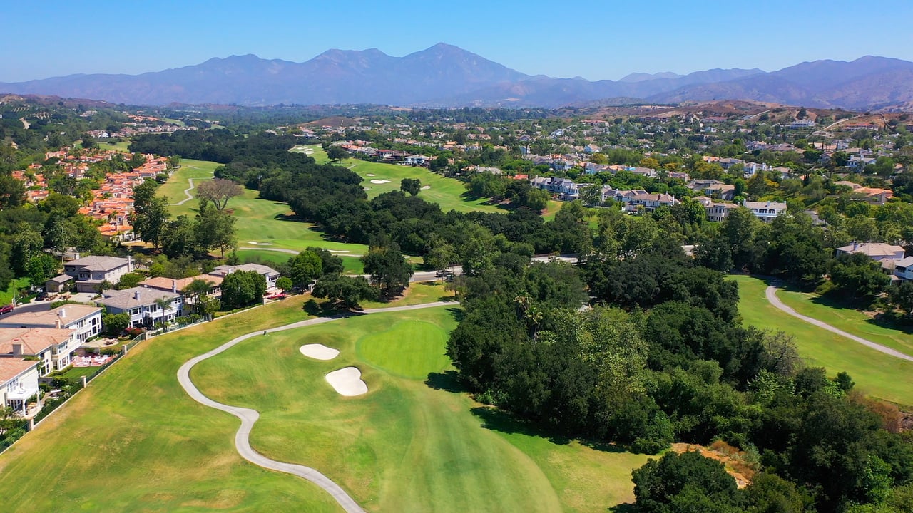 Private Clubs, Private Communities, and Luxury-Branded Residences: Why UHNW Buyers Choose Controlled Environments