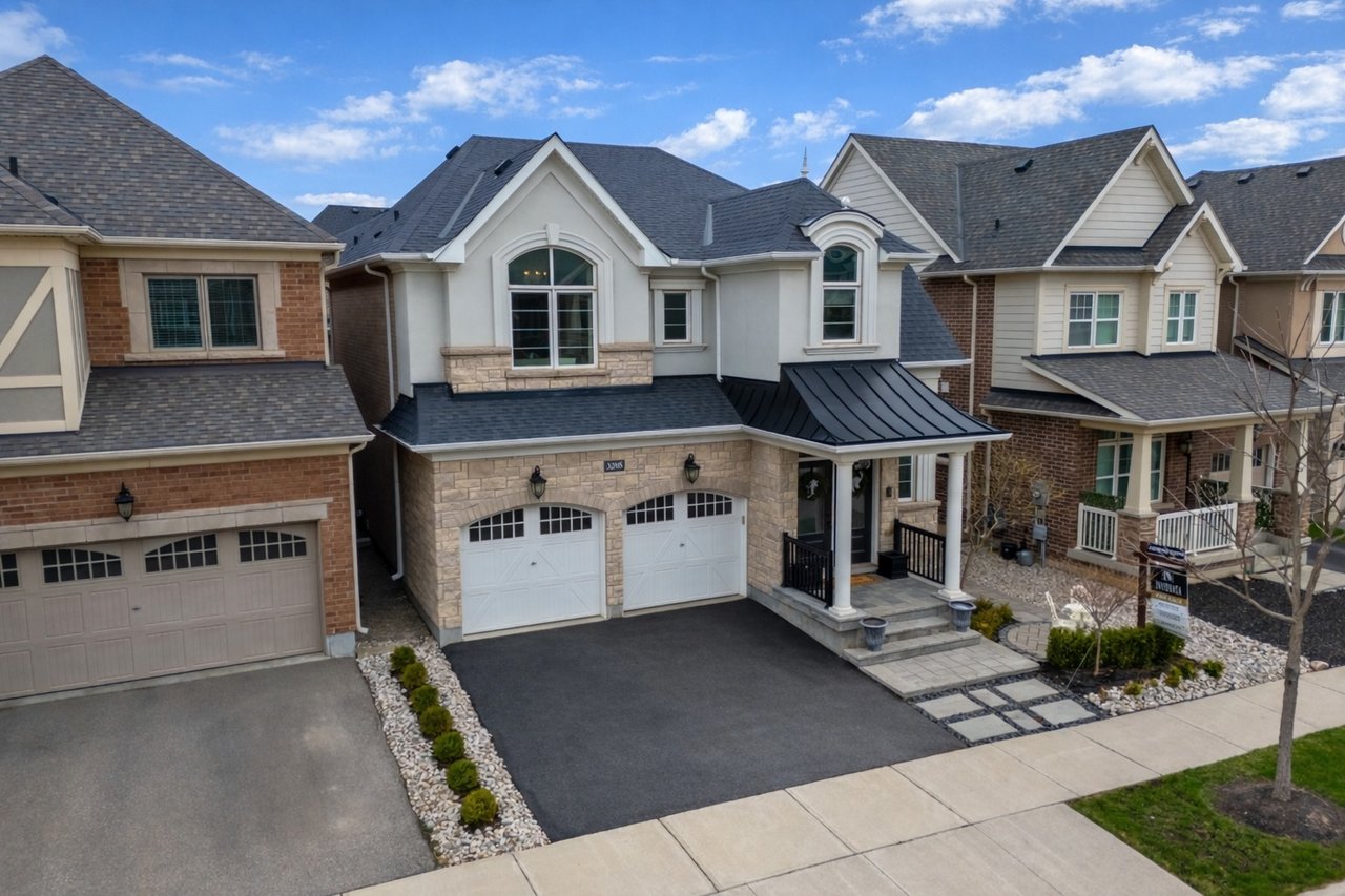 3205 Violet Gardens, Oakville