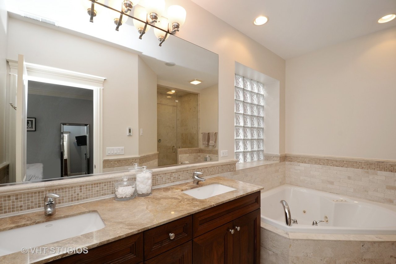 1047 W Monroe Street Apt 3