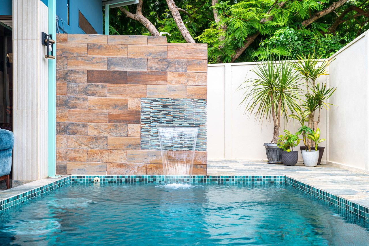 3 Bed Main Home with Two Rental Villas, Walk to Beach in Uvita! Fantastic Location!