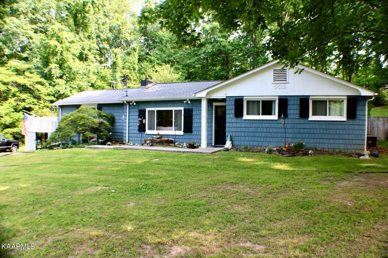 5512 NE Cedar Heights Rd
