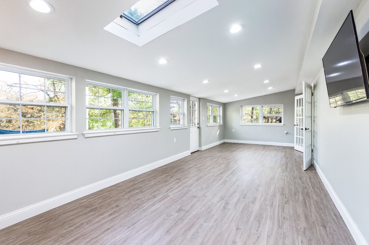 10 Chestnut Ridge Road