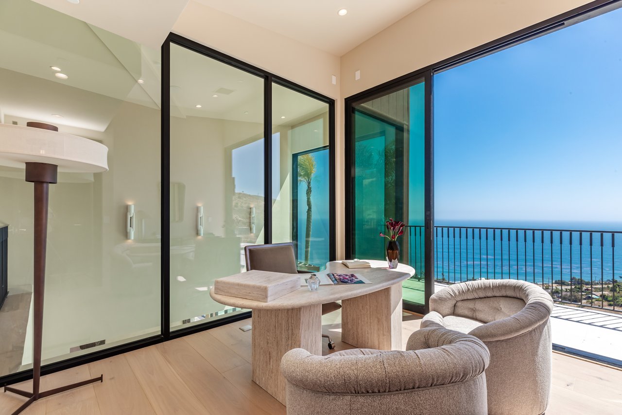 4346 Avenida De La Encinal