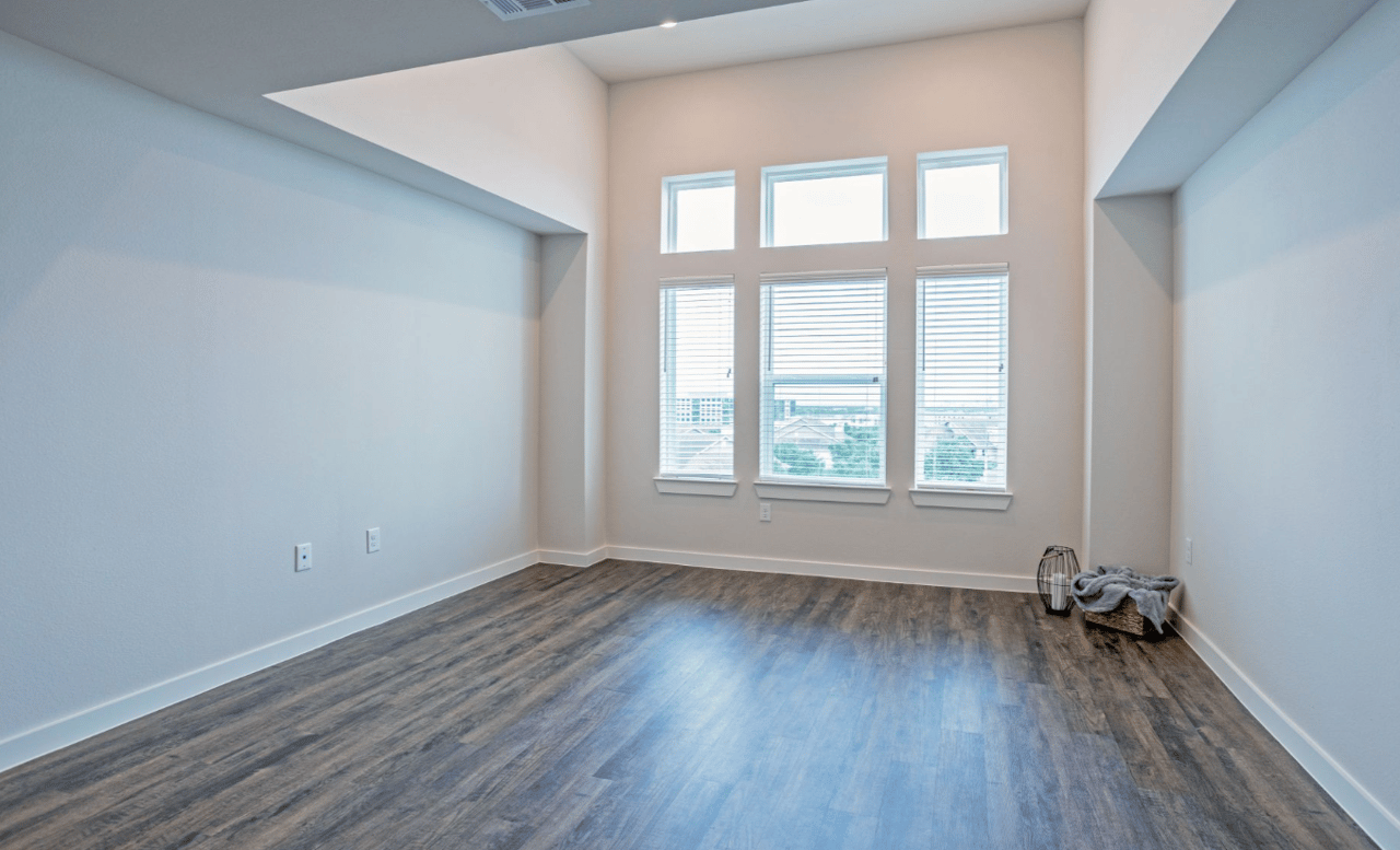 Offering 10 Weeks Free Rent! 