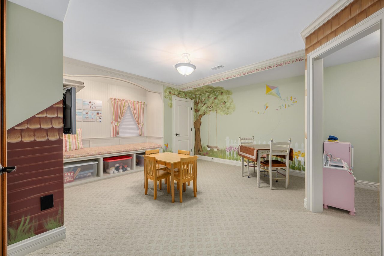 3723 Grand View Ct, St. Charles IL. - Luxury Living in the Tradition Neighborhood