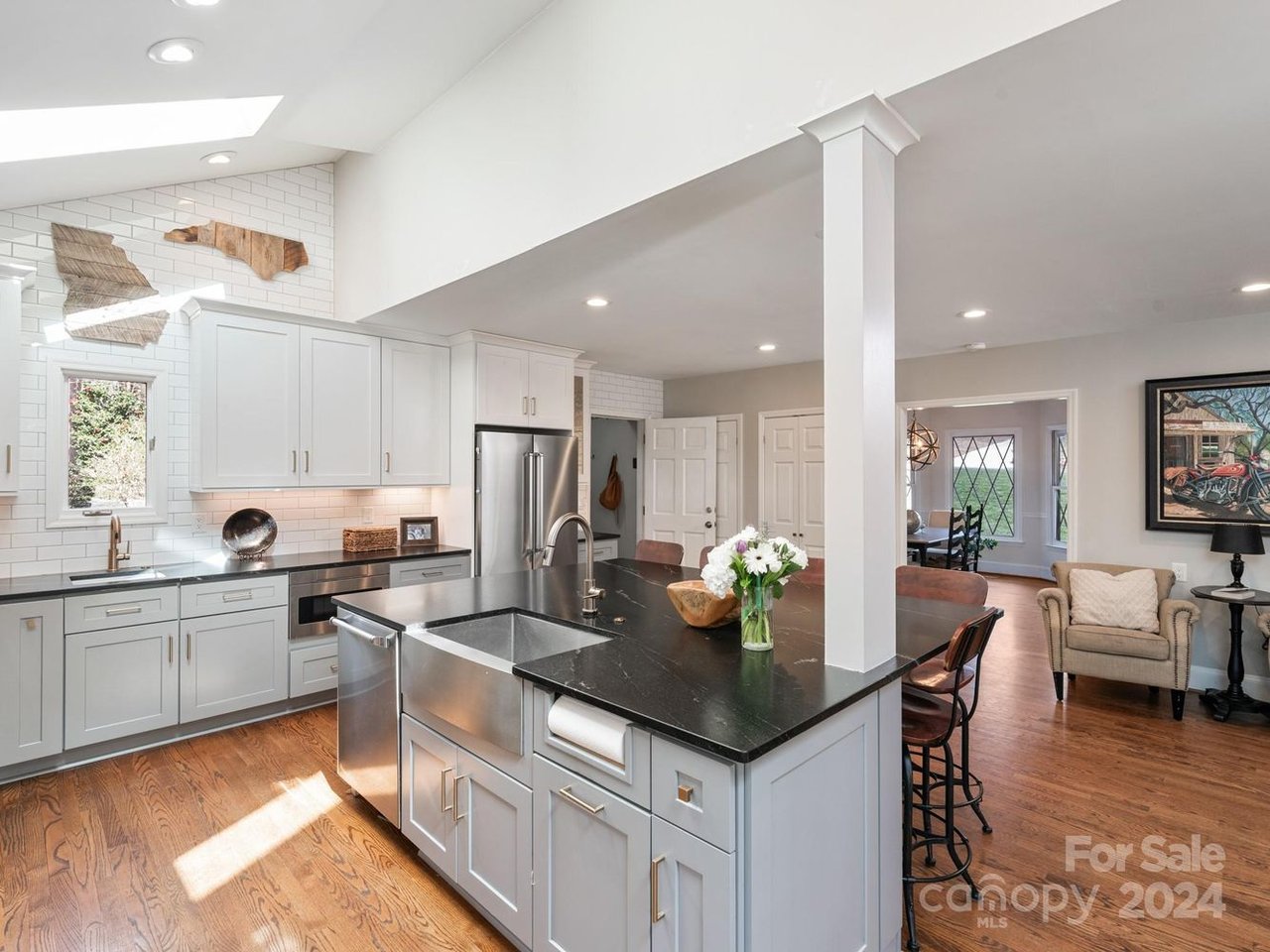 2324 Wedgewood Dr