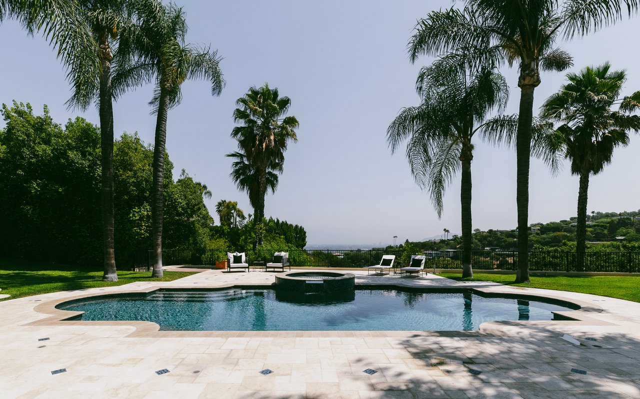 3364 Clerendon Rd, Beverly Hills 
