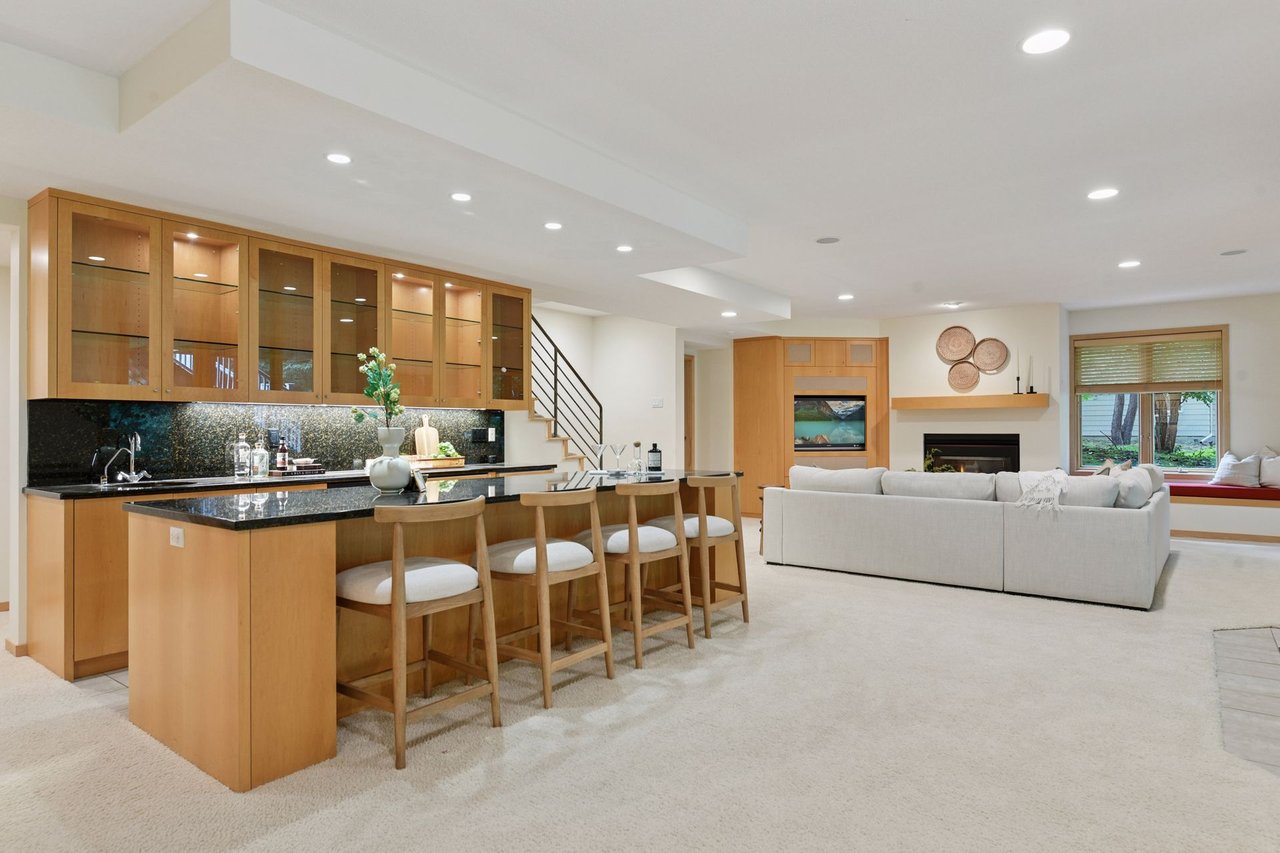 2487 Crowne Hill Road, Minnetonka