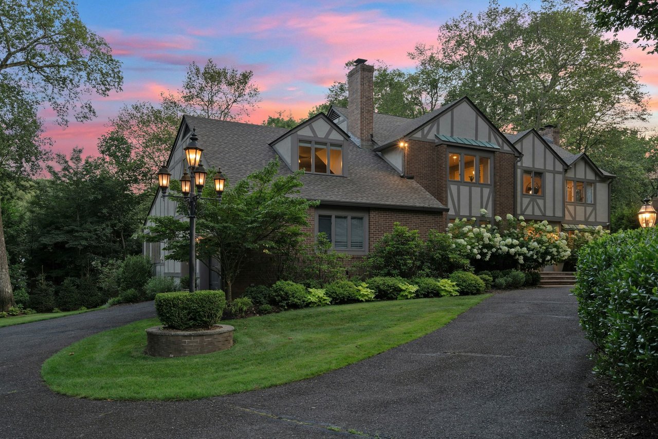 9 Deerfield Drive