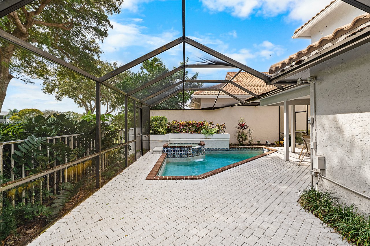 5068 Via De Amalfi Drive