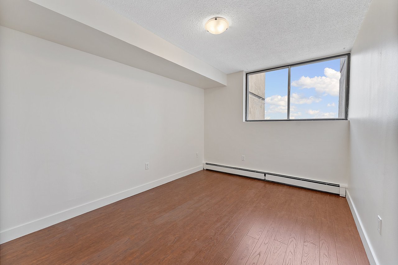 10330 Yonge Street W 707