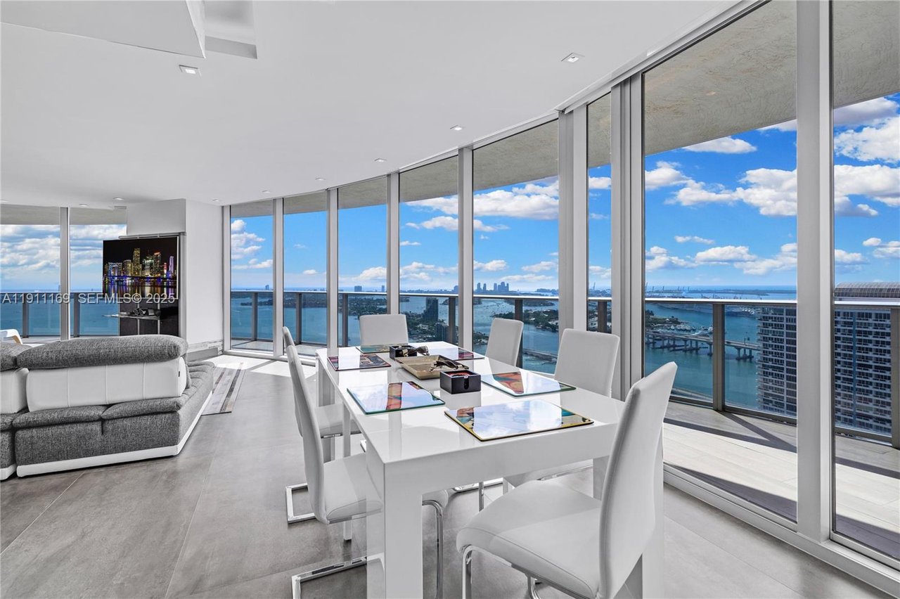 488-ne-18-street-Miami-condo-sold-dining-room