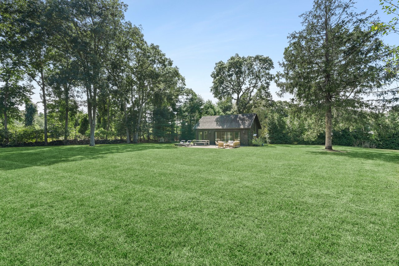 242 Town Lane