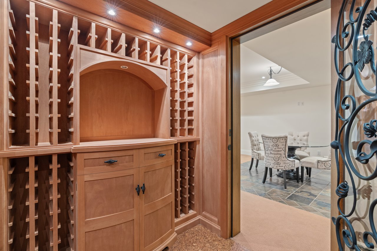 1081 Argyle Drive, Oakville