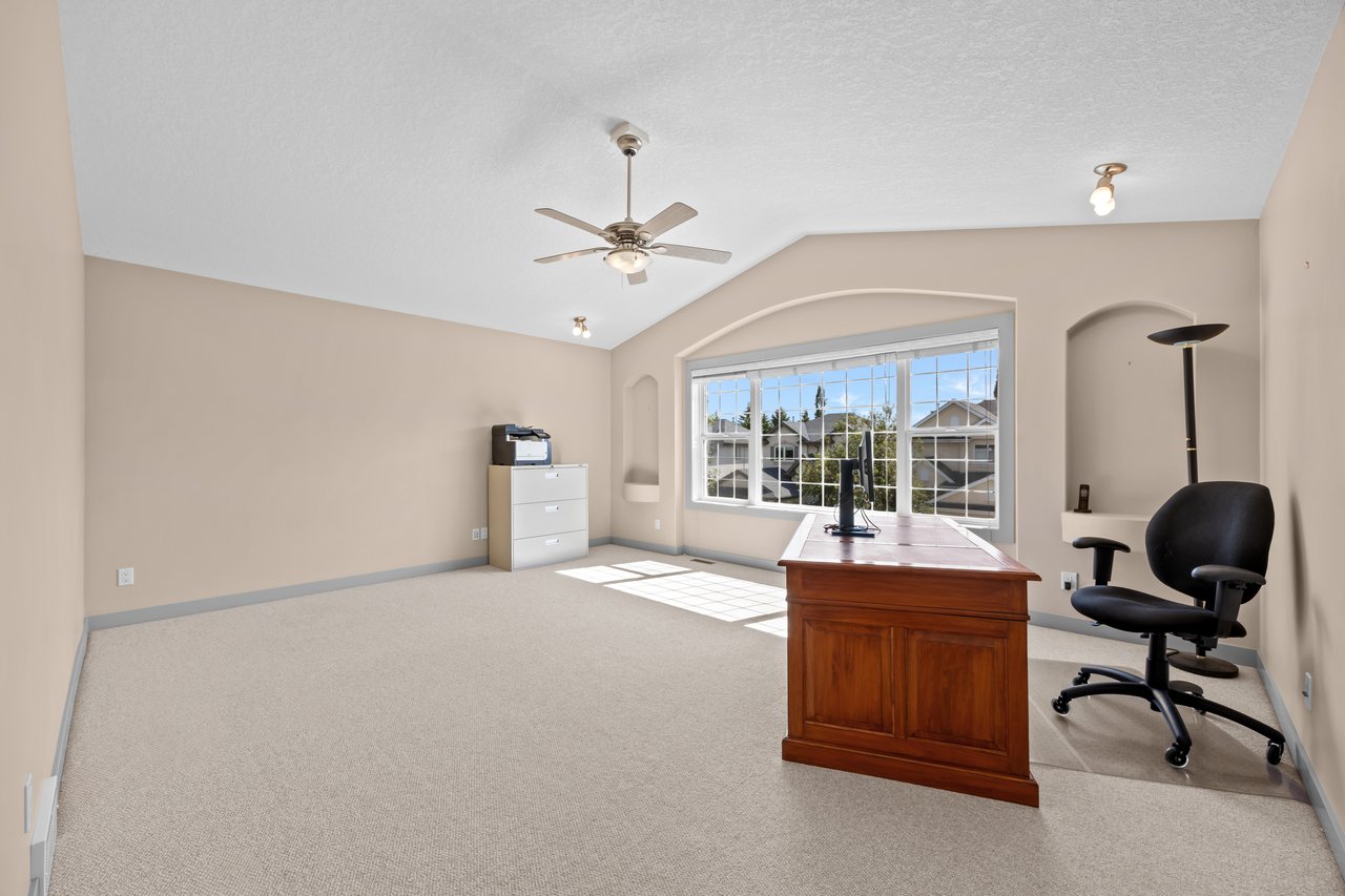 139 Tuscany Ridge Close NW