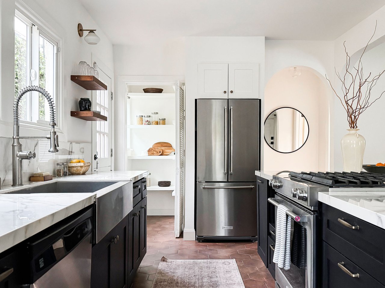 5044 Pickford in Mid City