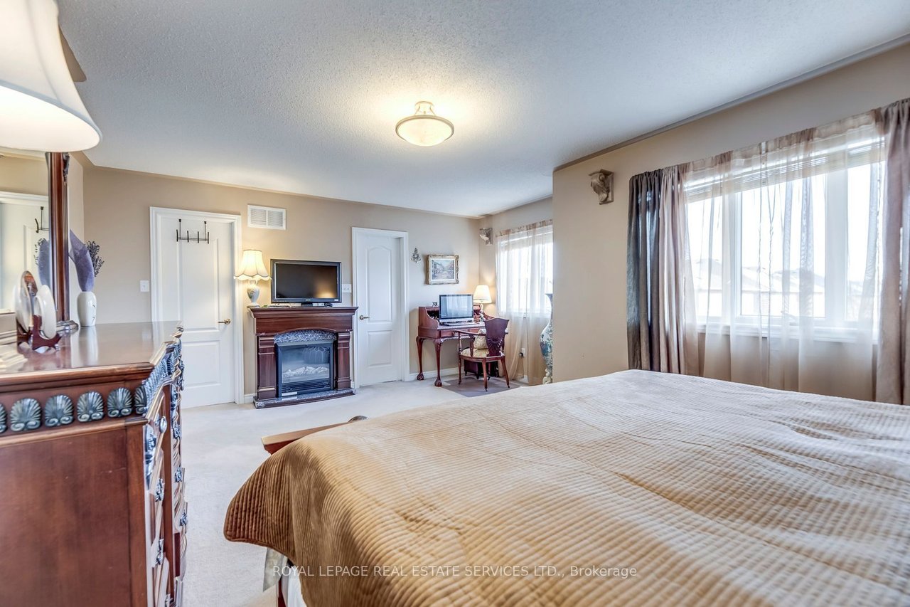 1038 Agram Dr