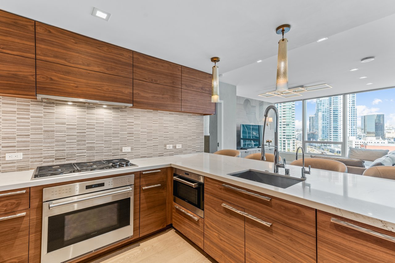 888 W E Street Unit 1106