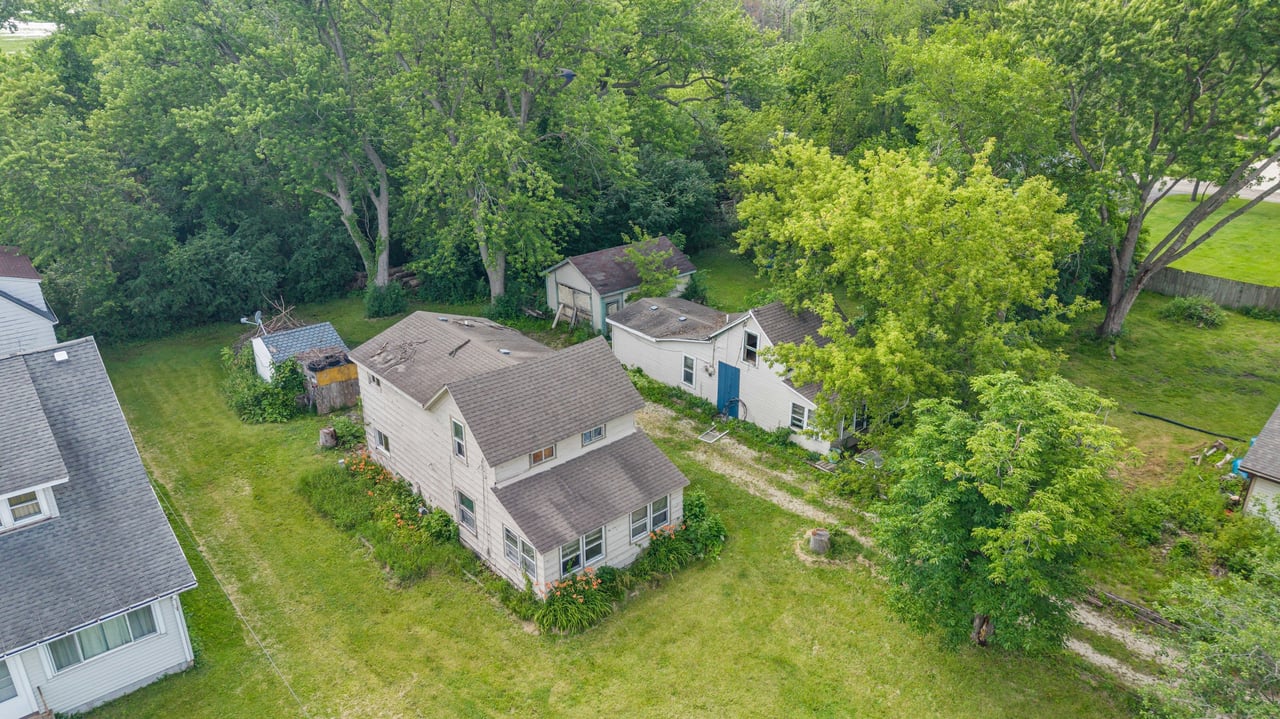 7110 N Tichigan Rd Waterford
