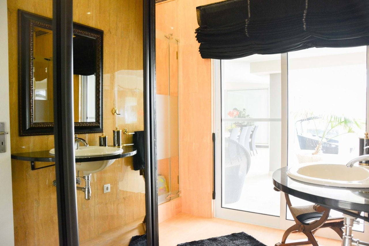 Luxury 4-Bedroom Villa with Indoor Pool – São Miguel, Azores