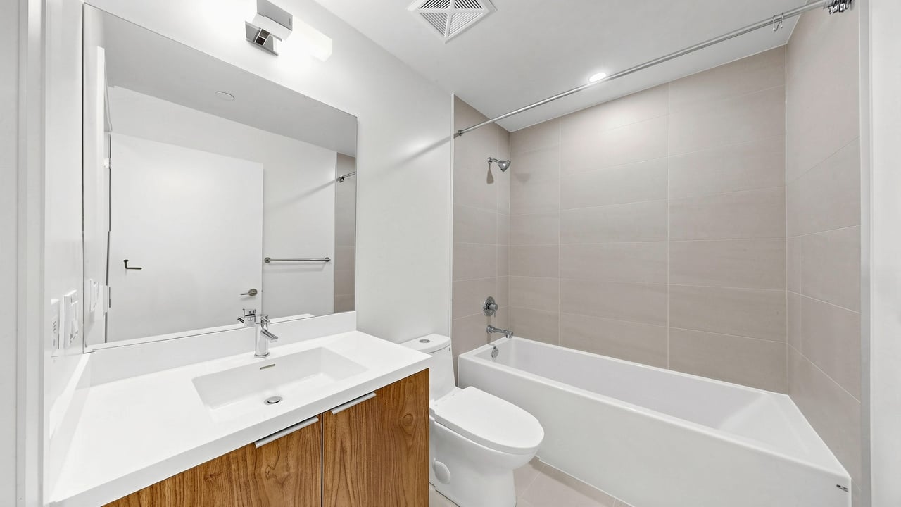 Luxury King West Residence