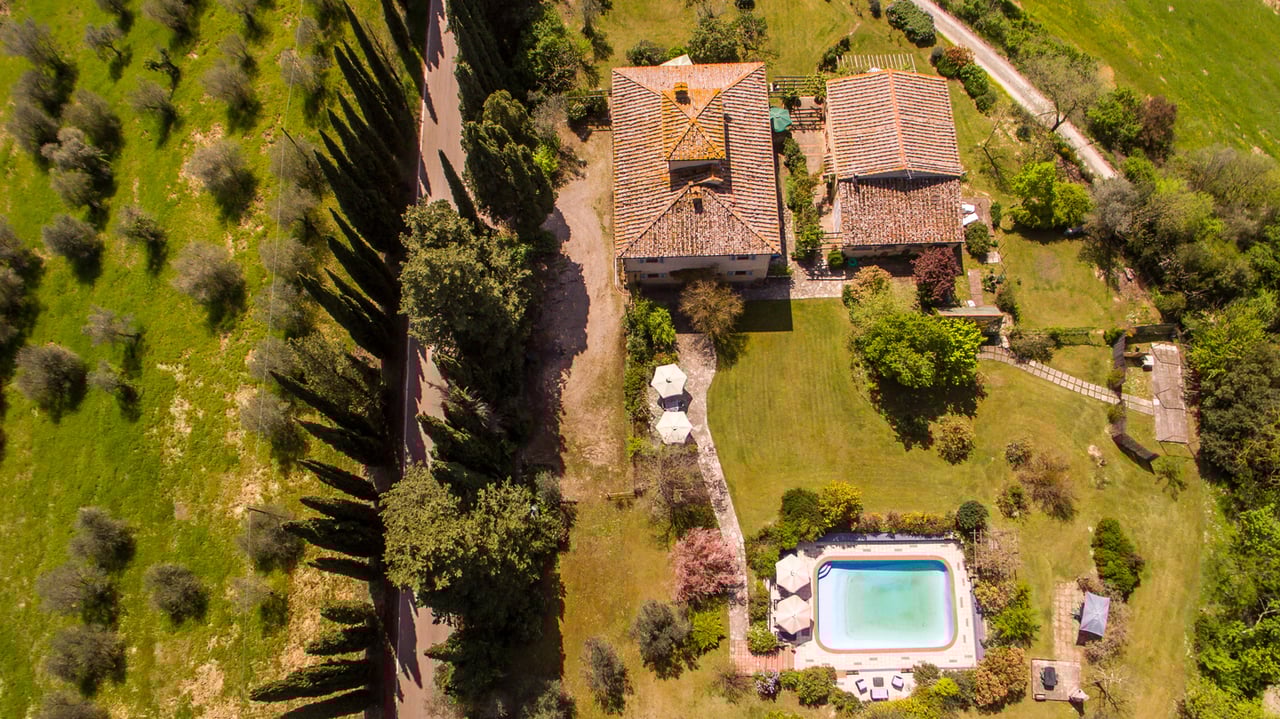 Charismatic B&B in Rolling Hills of San Gimignano