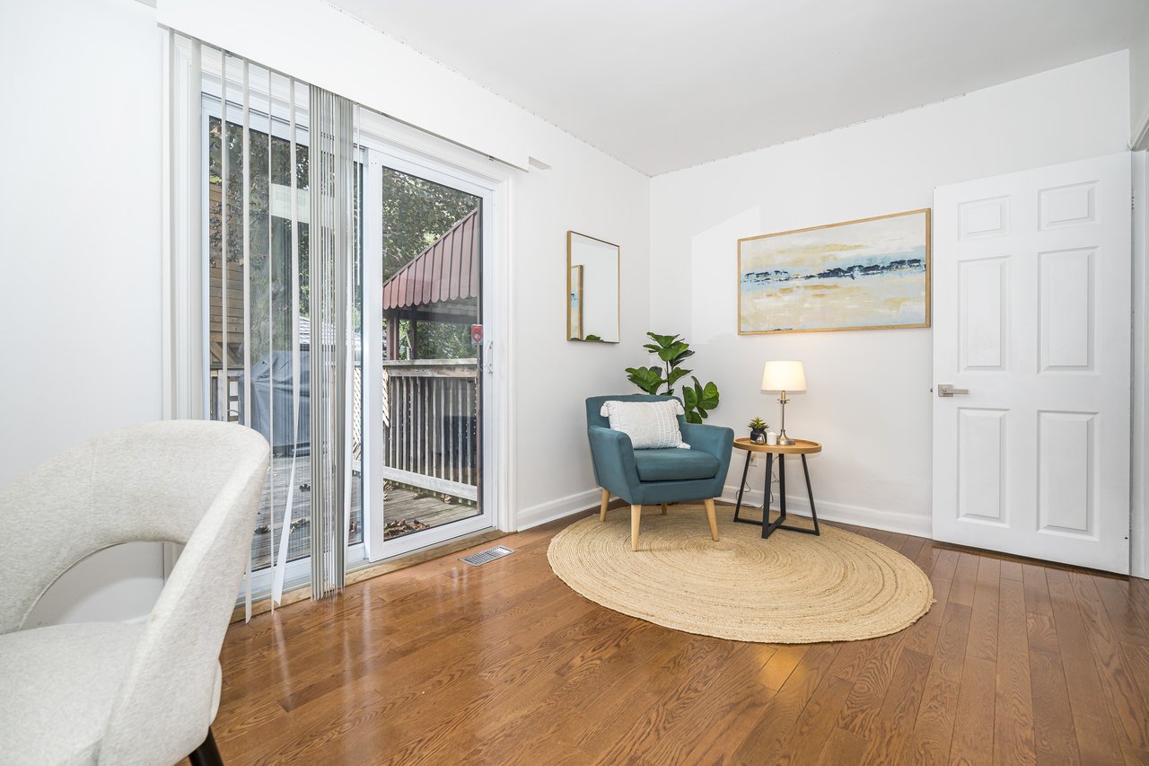 22 Maple Ave N