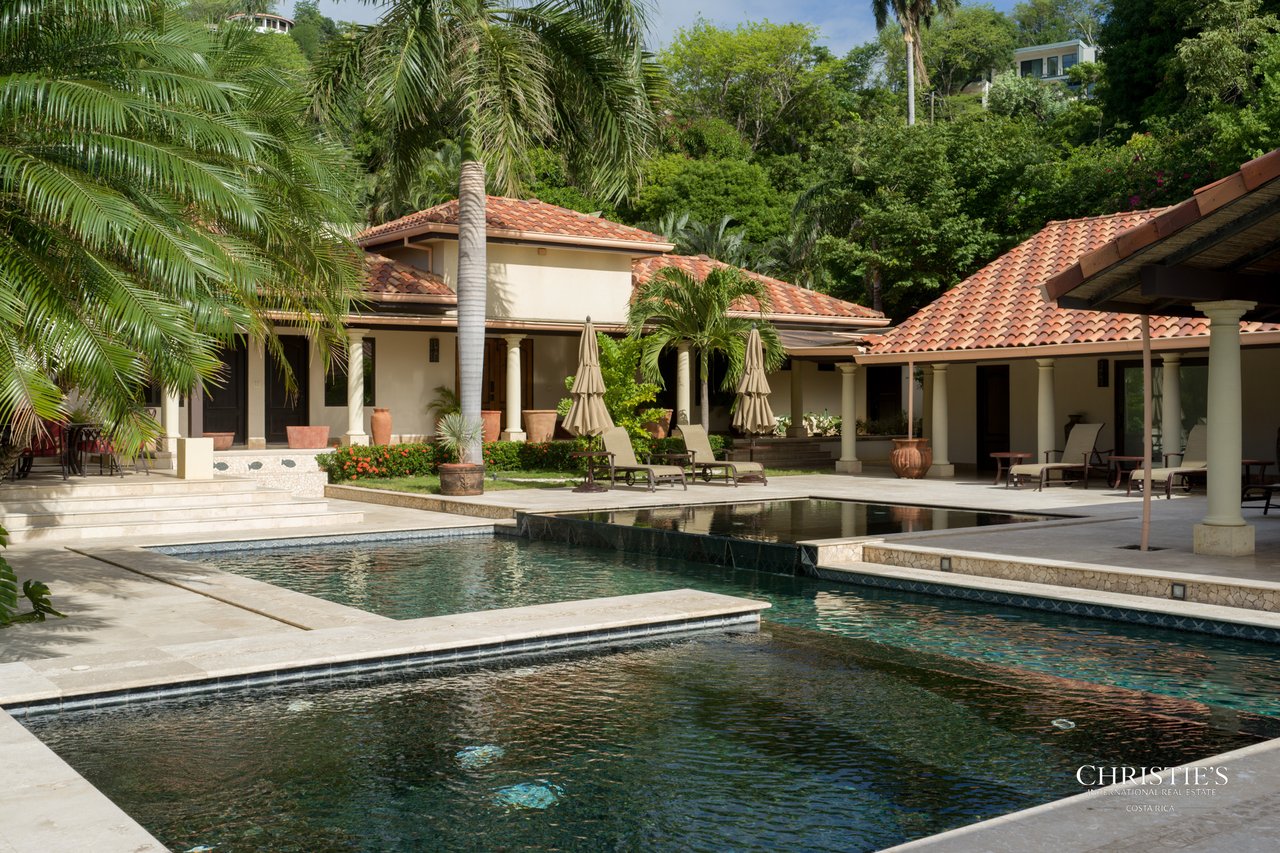 Casa Playa Bonita | Beachfront Luxury Estate in Playa Flamingo