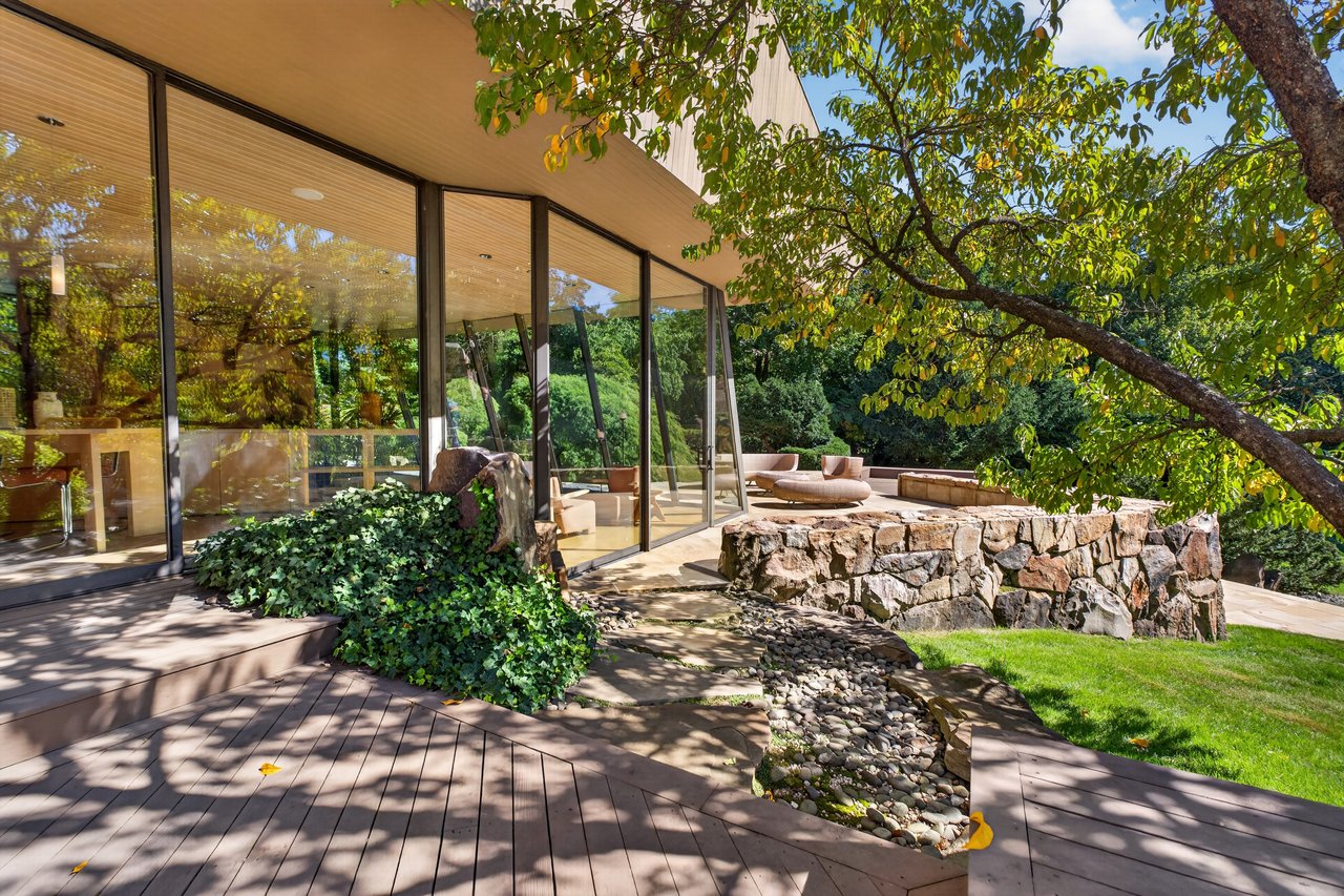 15 Horseshoe Road (Long Island)