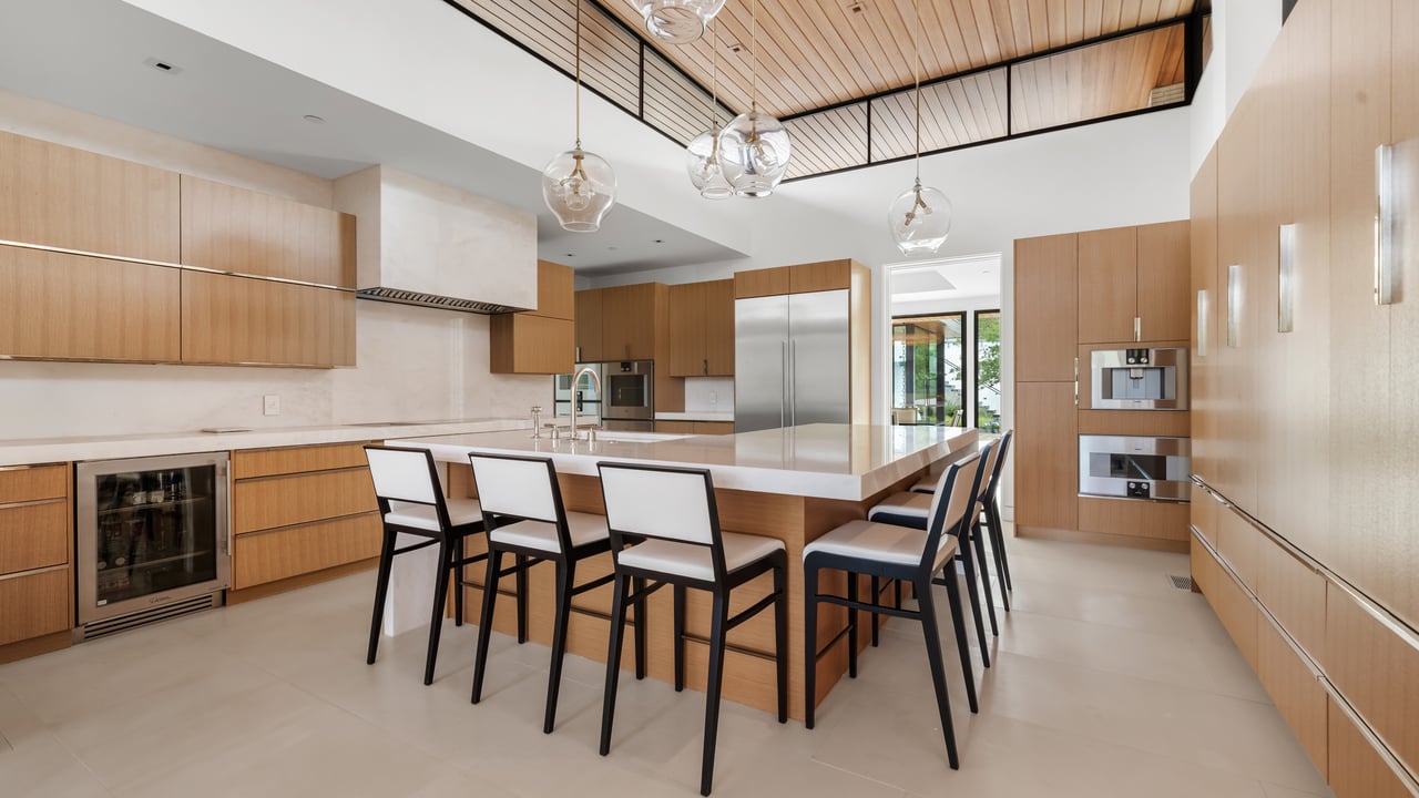 702 N Commons Ford Road