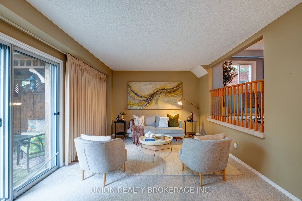 90 Halfmoon Sq