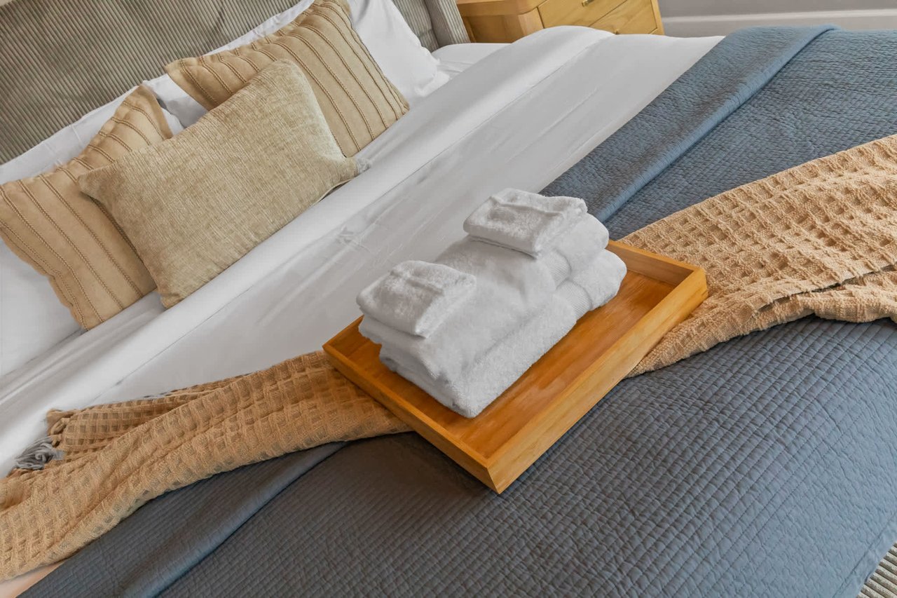 5 Bed, 3 Bath Uptown Sedona-Game Room-Sauna-Cold Plunge-Jacuzzi-Gym