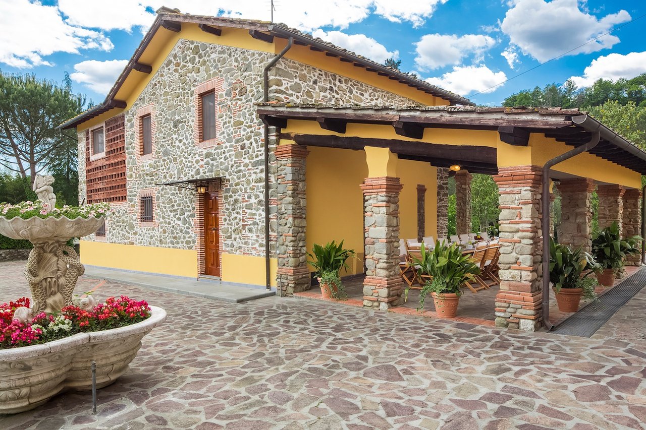 Marvelous Countryside Villa Outside of Lucca