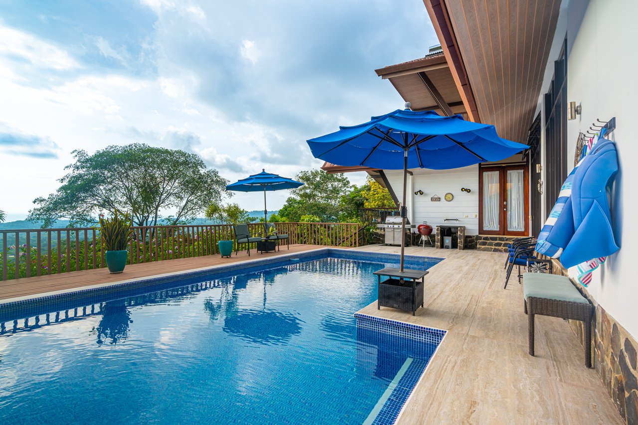 Casa Dreamcatcher, A Beautiful Ocean Sunset 4 Bed 3.5 Bath Home in Ojochal