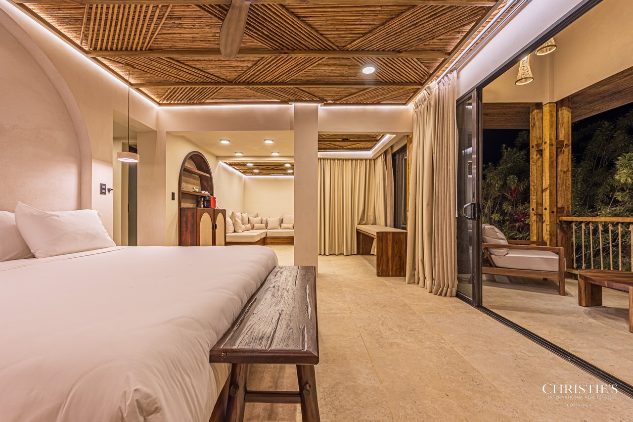 Luxury Hotel Boutique with Ocean Views | Walking distance to the beach | 13.2 Acres