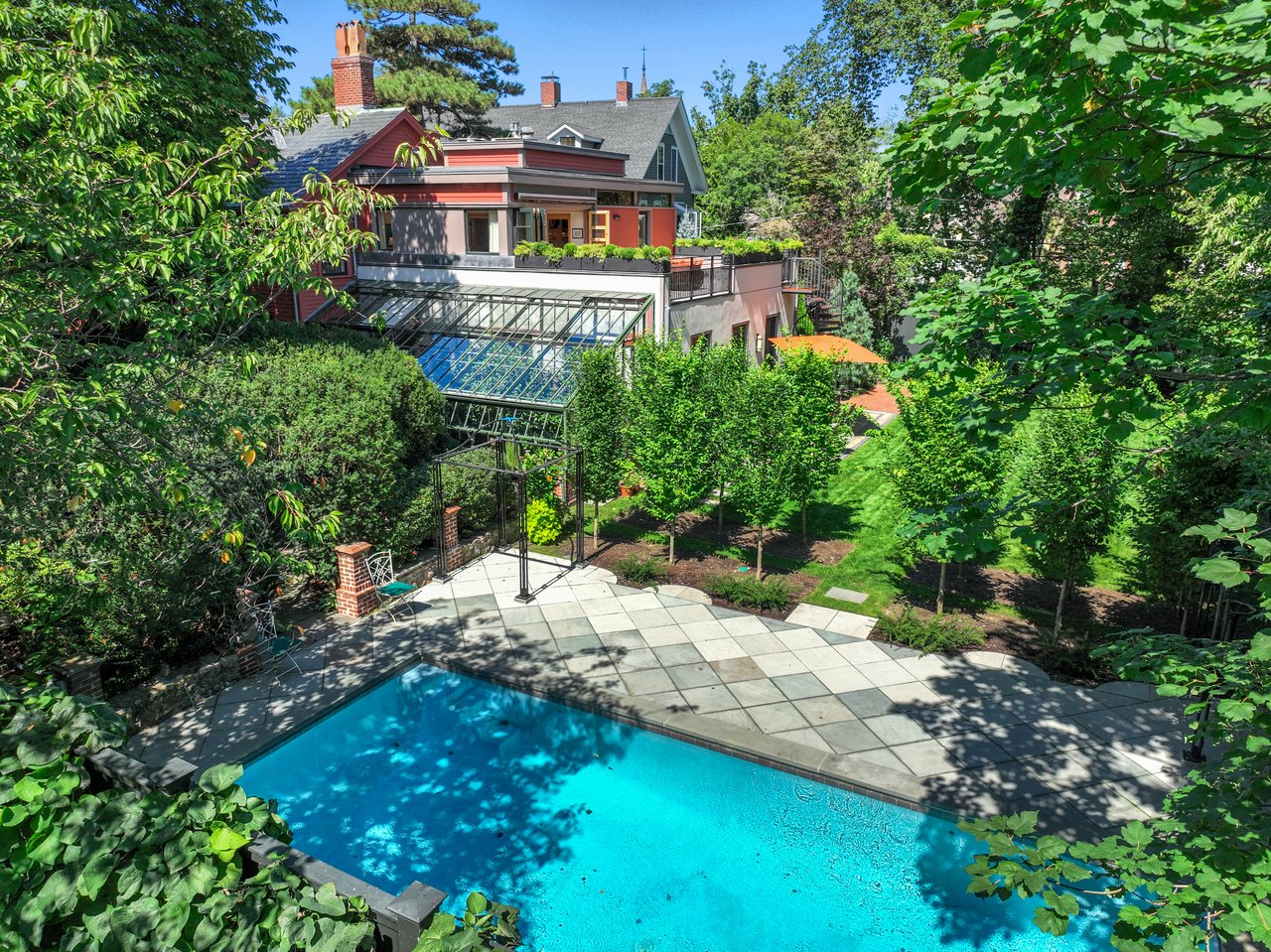 18 Ash Street, Cambridge, MA 02138
