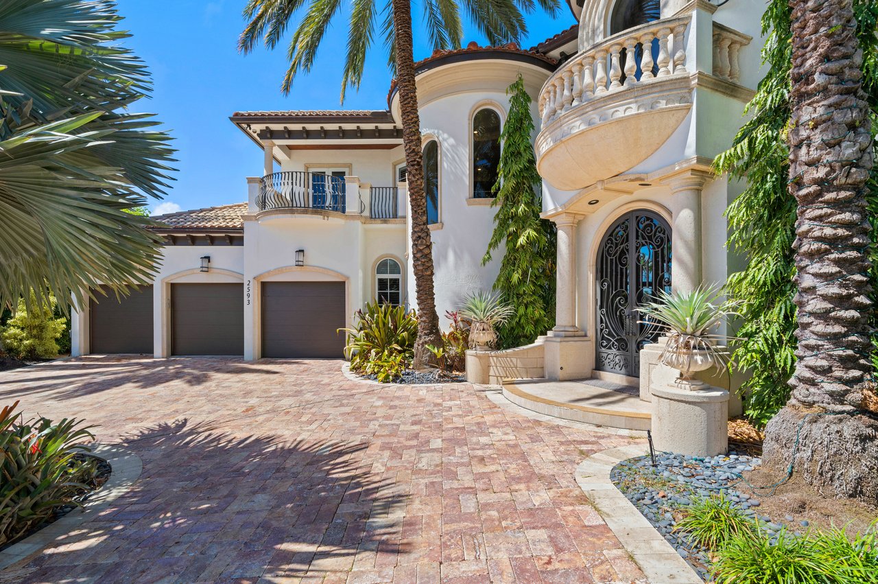 2593 SE 8th St, Pompano Beach, FL 33062