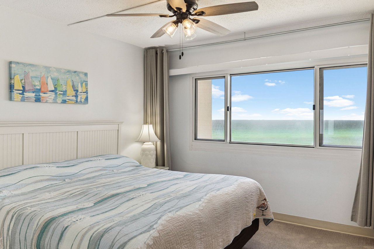Pinnacle Port Condominium