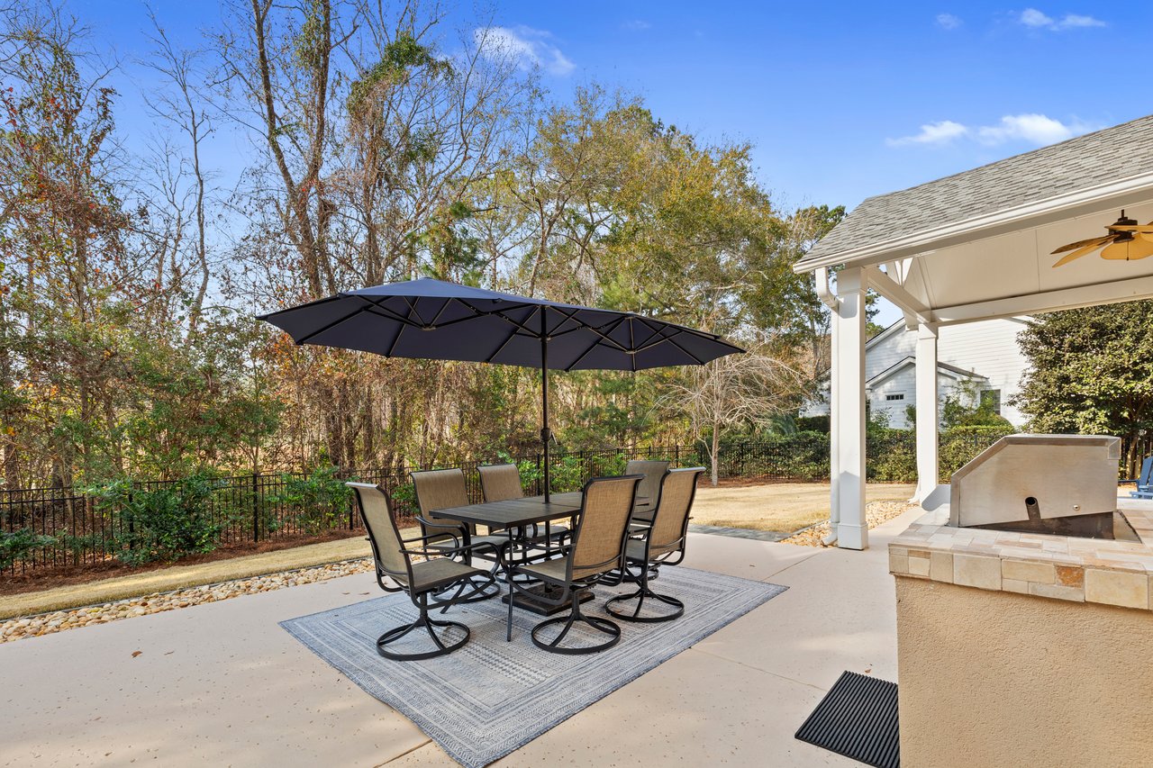 257 Farnsleigh Avenue