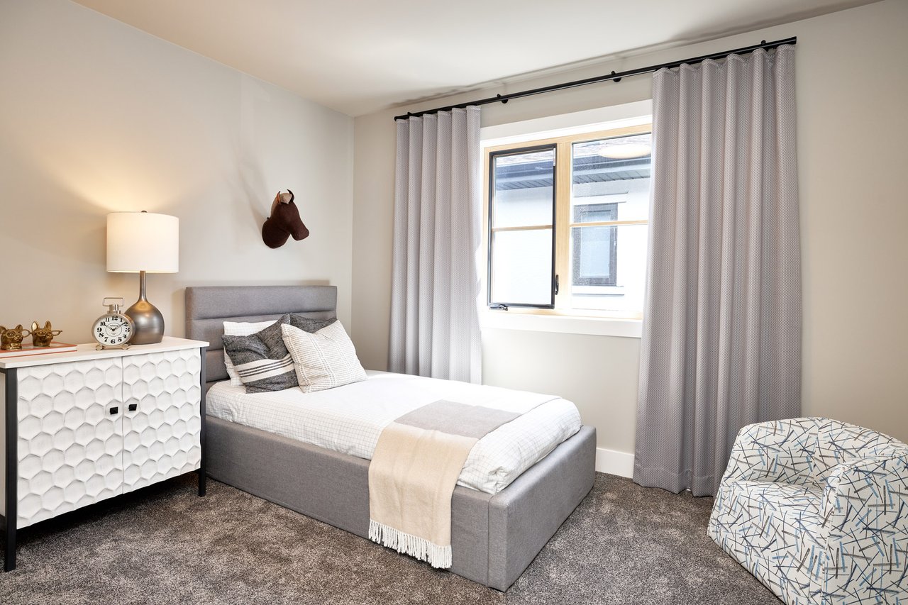 218 Aspen Summit Place SW