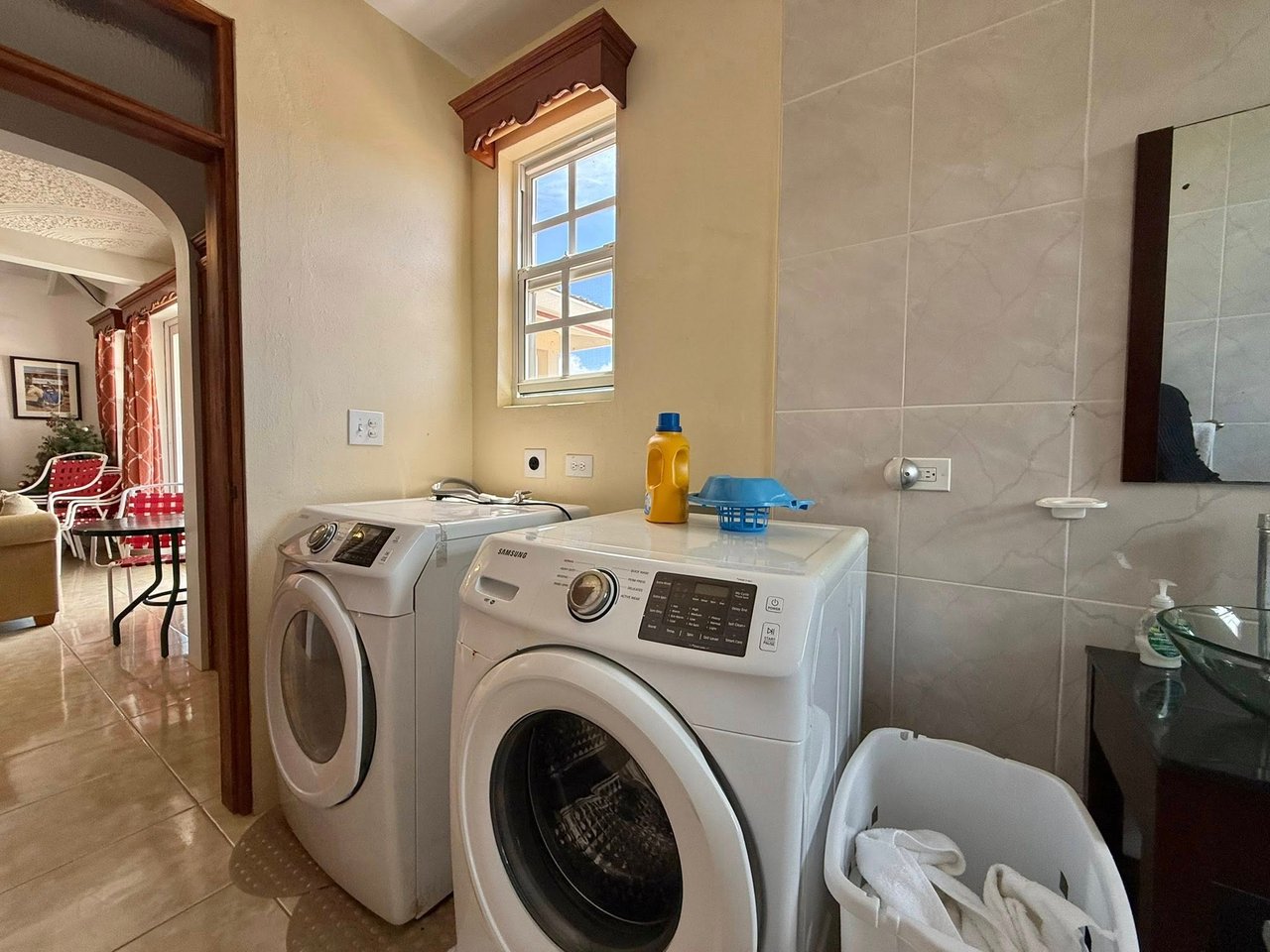 1073 Fort Hill 2 Bedroom Apartment
