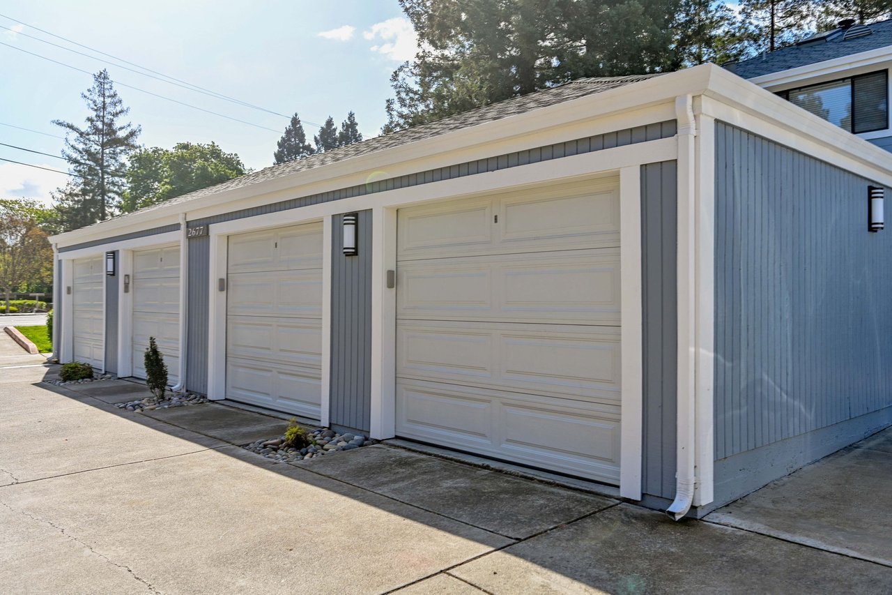 2677 Oak Rd. #202, Walnut Creek
