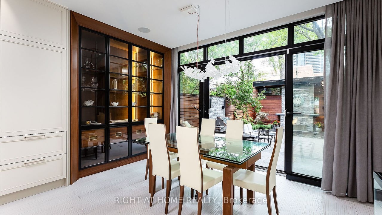 YORKVILLE FORESTY LUXURY