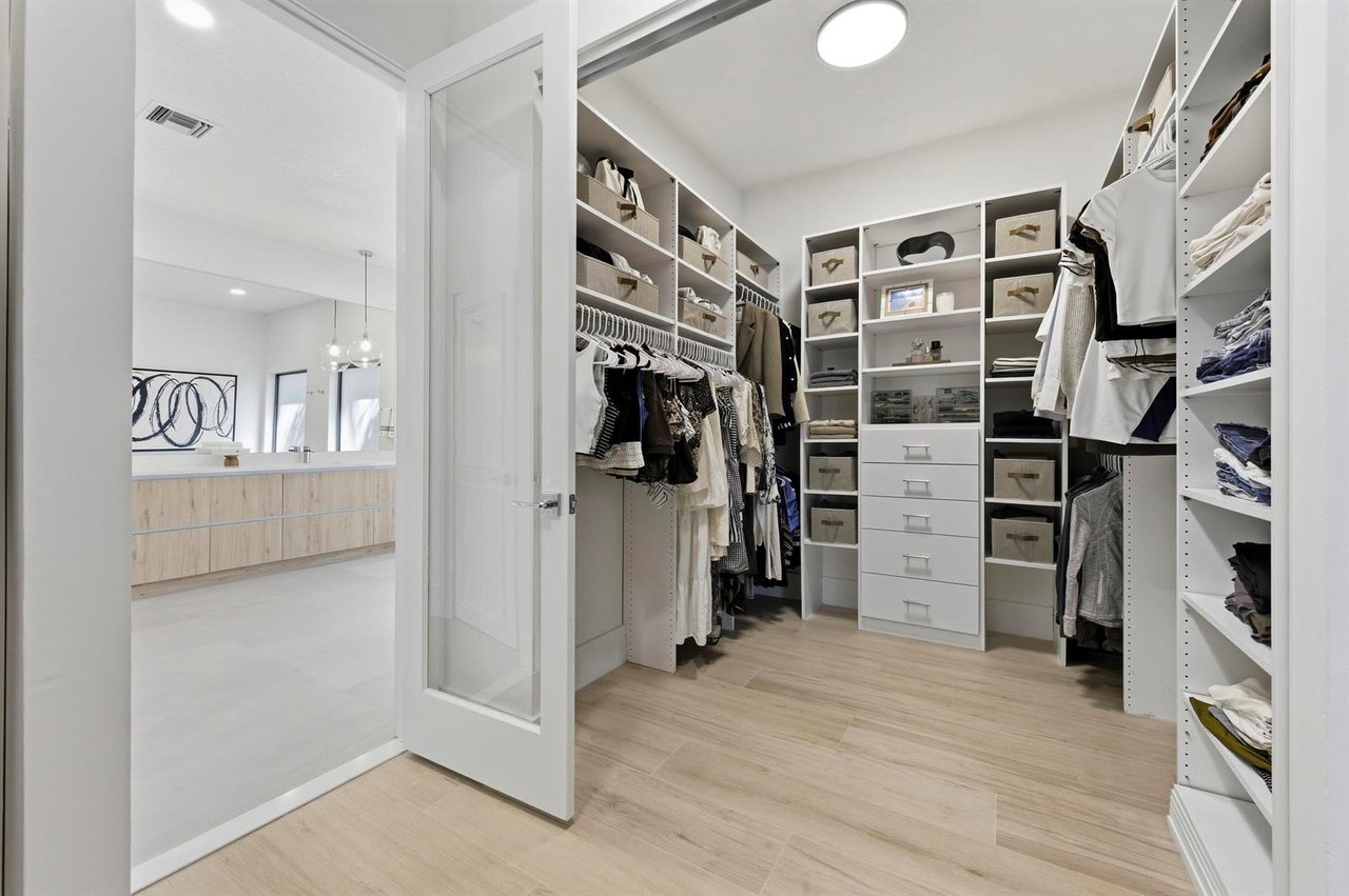 2557 Seminole Circle