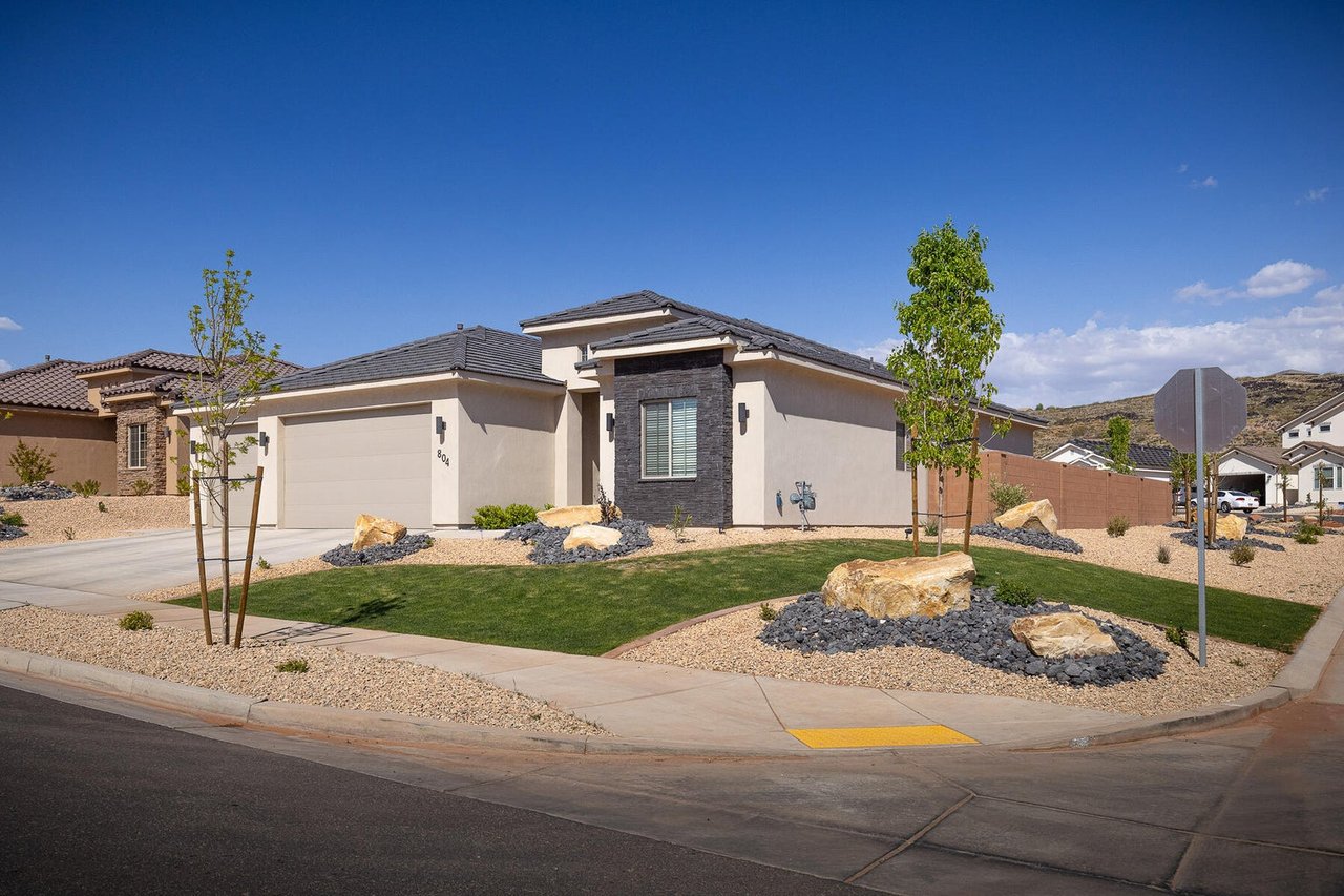 804 N Sandy Talus Dr