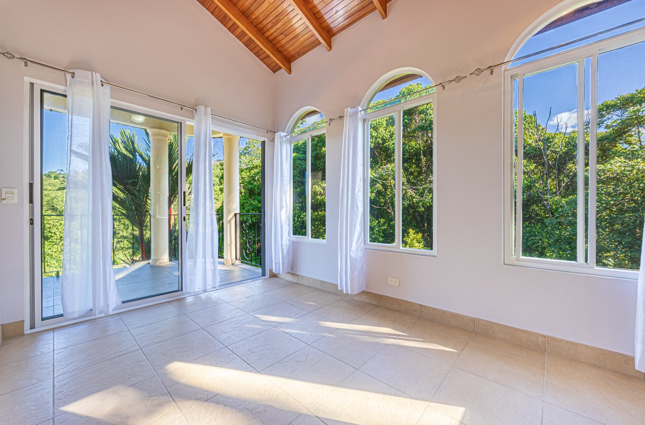 Elegant 3 Bedroom + Office Jungle Home in Puesta Del Sol, Ojochal