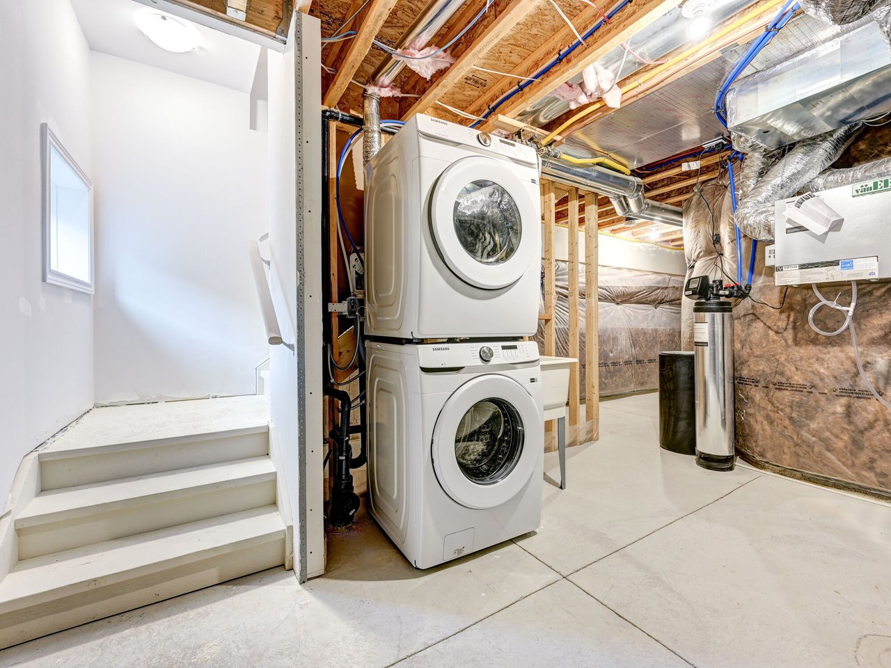 10 Birmingham Drive Unit: 9